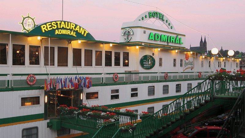 Entr Botel Admirl Prag